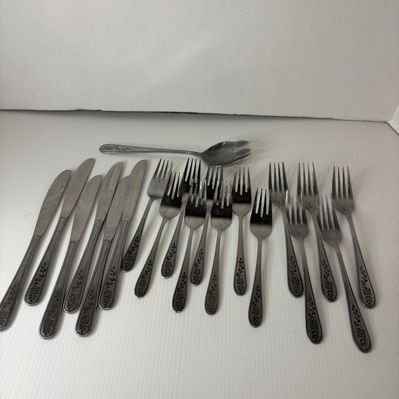 Rogers Co. FLORAL MIST Stainless Korea 20 piece Vintage Flatware/Serving Lot